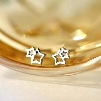 Маленькие и милые серьги-звездочки, полые серьги в виде пятиконечной звезды, изысканные серьги для женщин с милым темпераментом