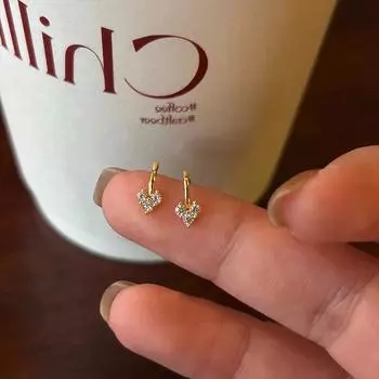 Маленькие и нежные серьги-гвоздики Love из циркония, простая женская индивидуальность, модный темперамент, универсальные, серьги не нужно снимать