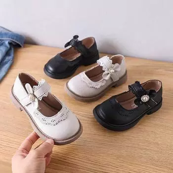 Маленькие кожаные туфли для девочек, новый весенний стиль, модные универсальные туфли для маленьких девочек, детские туфли на мягкой подошве, туфли принцессы 23 белый