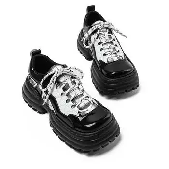 Маленькие кожаные туфли на толстой подошве с бисквитом, женские повседневные туфли в студенческом стиле, новые одинарные туфли в стиле ретро, туфли с большим носком, спортивная женская обувь для папы 35 чёрный