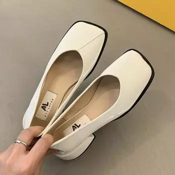 Маленькие кожаные туфли на высоком каблуке для женщин 2024 года, новый весенне-осенний стиль, модные туфли без застежек, ленивые туфли на толстом каблуке 35