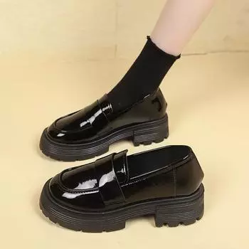 Маленькие кожаные туфли в британском стиле для детей 2024 года, весна и осень, новые модные туфли на толстой подошве для отдыха, подходящие друг другу. 35