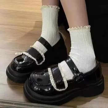 Маленькие кожаные туфли женские новые женские туфли осенние британские квадратные туфли с неглубоким носком женские туфли Мэри Джейн на толстой подошве с пряжкой в одно слово 35