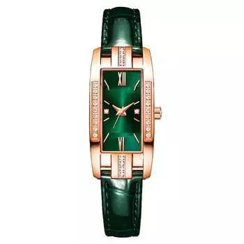 Маленькие квадратные женские часы.