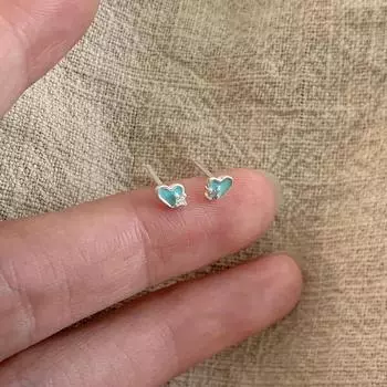 Маленькие мини-серьги-гвоздики Love, корейская версия, нишевый дизайн, женские простые серьги-сердечки из циркония