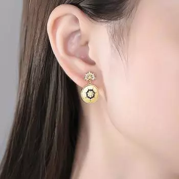 Маленькие серьги CMM в стиле барокко золотого цвета с инкрустацией черным цирконием золотой