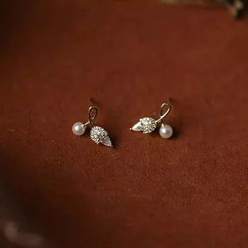Маленькие серьги-гвоздики в форме сосновой шишки, женские легкие роскошные маленькие серьги с микро-инкрустацией цирконием и жемчугом, летний темперамент, базовые серьги