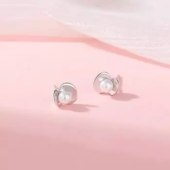 Маленькие серьги с жемчугом в форме банта для женщин с чувством нишевого дизайна, серьги в стиле ежедневных поездок