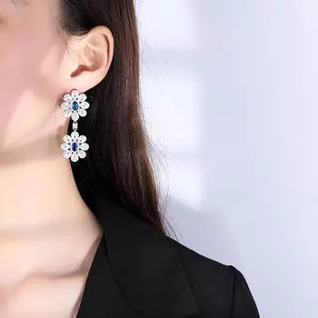 Маленькие серьги в виде ромашек, новые женские серьги, слегка инкрустированные цирконами красного, желтого и синего цветов, серьги в стиле ретро в стиле тяжелой промышленности.