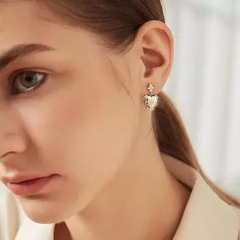 Маленькие серьги золотого цвета в форме сердца с кубическим цирконием CMM в стиле барокко золотой