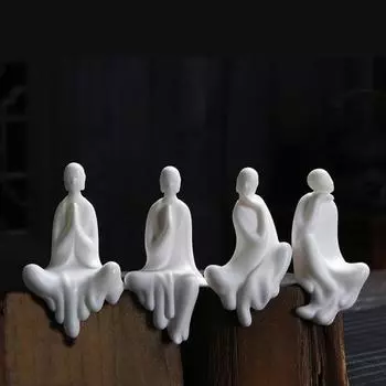 Маленькие скульптуры монахов, компактные, с прямыми краями, гладкие 4