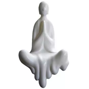 Маленькие скульптуры монахов, компактные, с прямыми краями, гладкие 3