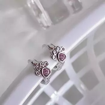 Маленькие свежие серьги с отпечатками кошачьих лап и ног в лесном стиле, милые маленькие и изысканные серьги с пряжкой, новый стиль, персонализированные модные универсальные серьги