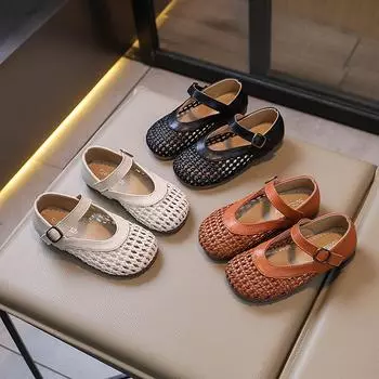 Маленькие тканые кожаные туфли для девочек, новинка 2024 года, летние новые бабушкины туфли, детские повседневные сандалии с открытым носком 23 чёрный