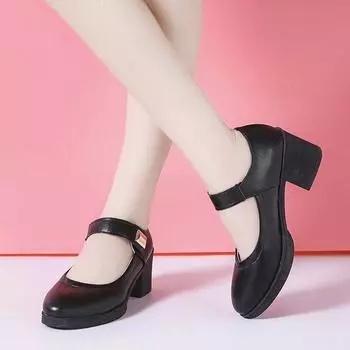 Маленькие женские кожаные туфли на массивном каблуке с одной пуговицей 39 чёрный