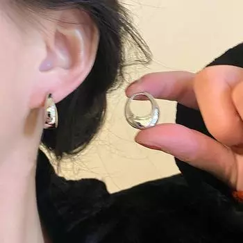 Маленькие женские серьги-кольца
