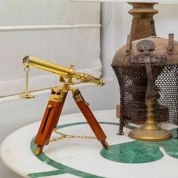Маленький декоративный телескоп со штативом