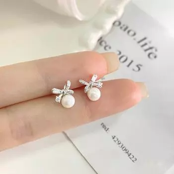Маленький и изысканный бант с жемчужными серьгами, легкая роскошь, высокое качество, милое девичье чувство