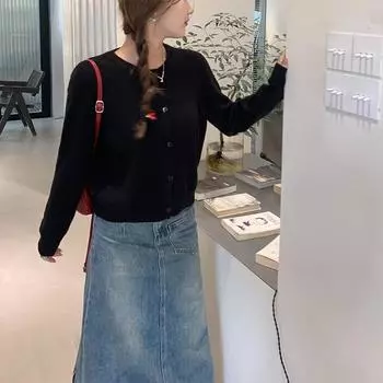 Маленький короткий кардиган куртка женская 2024 новый свитер начала осени вязаный свитер весна и осень топ S size [recommended 75-45kg]
