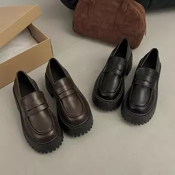 Маленький мужчина носит толстый каблук на платформе для женщин 2024 года, новый модный темперамент, маленькие кожаные туфли, модная одинарная обувь, тренд 35 темно-коричневого