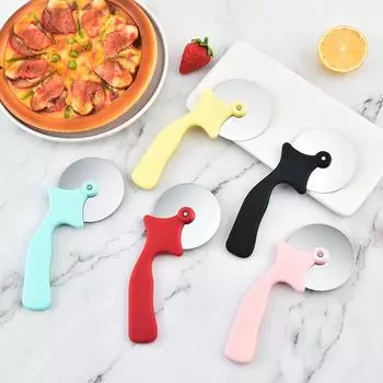 Маленький нож для пиццы с пластиковой ручкой и колесом из нержавеющей стали розовый