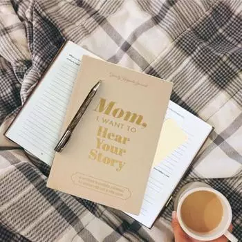 Мама, я хочу услышать твою историю. Журнал. Книга воспоминаний для мам. Поделись воспоминаниями. Любовь. Сувенирный альбом. белый