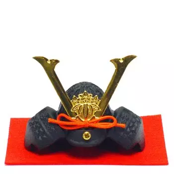 Mamemoto Yoshitsune Width x Depth 7cm x Height 6cm Military commander mini helmet with rug 7.5cm золотой