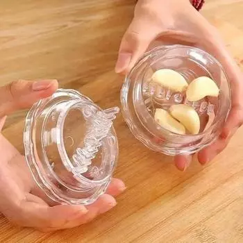 Manual Garlic Twist Crusher Box: Kitchen Helper for Crushing Garlic - No Electricity Required, Plastic Material чистый