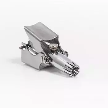 Ручной триммер для волос в носу, триммер для мужчин, наборы для макияжа, триммер для волос в носу, вращающийся на 360 градусов серебряный