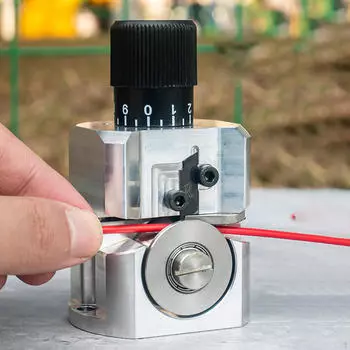 Машина для зачистки проволоки Практичная, легкая, удобная, простая в использовании, многофункциональная, металлическая