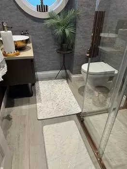 Машинная стирка коврика для ванной Нескользящая основа Серебристая бамбуковая ткань Набор из 2 ковриков для ванной simligold