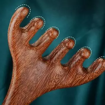 Массажная расческа для тела и меридианов. Сандаловое дерево. Оленьи рога. Широкие зубья. Акупунктура. Помощь в циркуляции крови. Антистатические гладкие волосы.