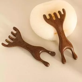 Массажная расческа из золотого шелка: Двухцелевой меридиональный гребень с пятью зубцами, скребком для носа и дизайном в виде оленьей рогатой лягушки, деревянный инструмент для терапии головы с длинной ручкой. Deer antler meridian comb, one piece