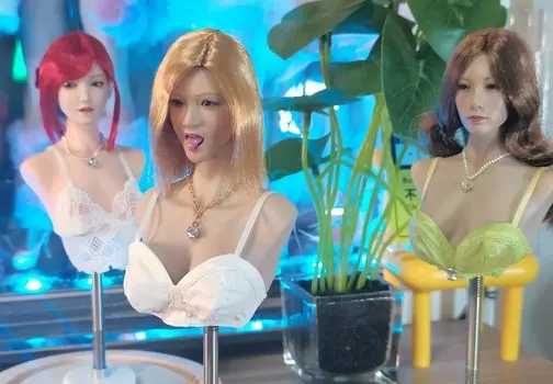 Масштабная фигурка FASHIONUANDO, средний бюст, окрашенная грудь, прозрачный футляр, в комплекте роскошная женская подставка для бюста, подставка под голову и одежда.