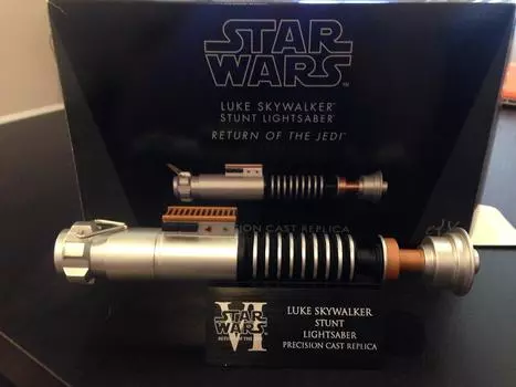 Масштабная реквизитная копия светового меча Люка Скайуокера из Звездных войн 1/1