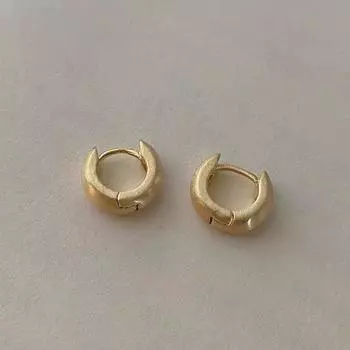 Матовые пряжки для ушей для женщин, сон без снятия, серьги Niche Design Cold Wind 2025