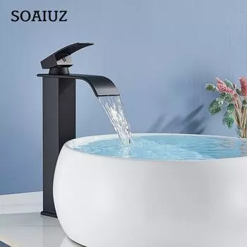 Матовый черный смеситель для ванной комнаты с изливом водопада на столешнице и входной трубой матовый черный