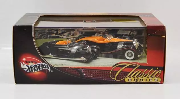 MATTEL HOTWHEELS 57C Bugatti 1932 2 cars set Mattel Hot Wheels scale 57C Bugatti 1932 2 cars set 57267 100% Classic Bodies Type & Duesenberg 164