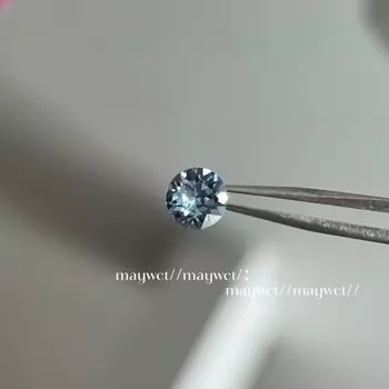 Maywct Флэш Луоло Цвет Хуацзы круглый бриллиант медицинская титановая сталь плоские винты легче всего сочетать серьги-гвоздики серьги-пирсинг козелка 6.2 mm-8# light blue (one)