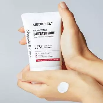 Medi-Peel Bio Intense Glutathione Mela Тонизирующий солнцезащитный крем 50 мл SFP50+PA++++