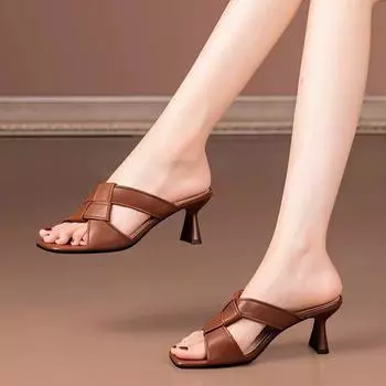 Medium heel cool slippers women s summer new wear thick heel sandals fashion versatile woven one-word drag 35