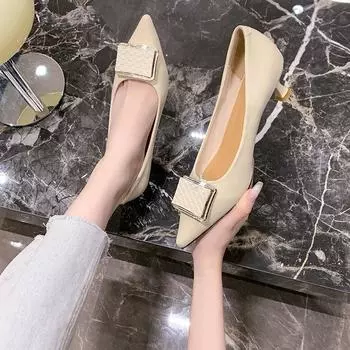 Medium heel pointed single shoes French stiletto black high heels women s 2024 new one-pedal ladyshoes spring leather shoes 35