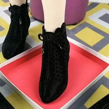 Medium tube black short boots autumn new pointed side zipper women s shoes women s thick heel mother shoes 35