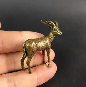 Медная статуя, коллекционная китайская латунная резная тибетская антилопа, овца, изысканные маленькие статуэтки-подвески