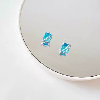 [Медные изделия] Маленькое квадратное ожерелье на ключицу с синим кристаллом, роскошное, простое, универсальное, экологичное