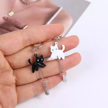 Медные серьги-гвоздики с котенком, серьги в корейском стиле, асимметричные серьги с котом, женские аксессуары белый/чёрный