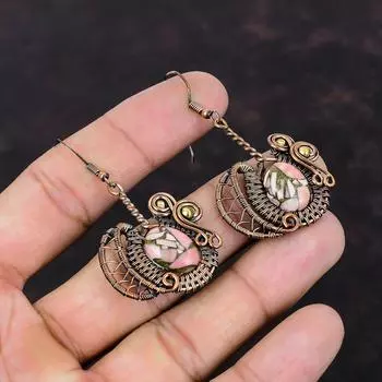 Медные серьги с розовым опалом Серьги в обертке из медной проволоки Ювелирные изделия ручной работы с розовым опалом Серьги из натурального драгоценного камня Уникальные медные ювелирные изделия Подарок для мамы