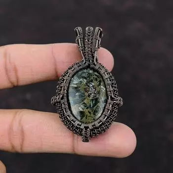 Медный кулон с серафинитом Кулон из медной проволоки Стильные украшения Подвеска из драгоценного камня ручной работы Подарок на помолвку Ювелирные изделия из медной проволоки