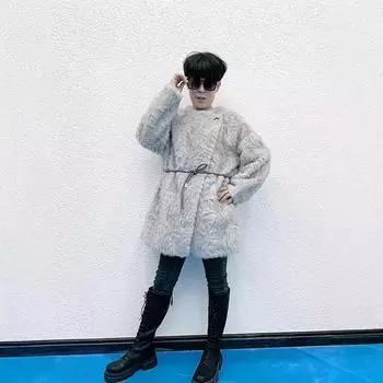 Меховая шуба из искусственного меха, женская зимняя новая модная универсальная экологически чистая меховая шуба средней и длинной длины S (40 kg - 50 kg) бежевый