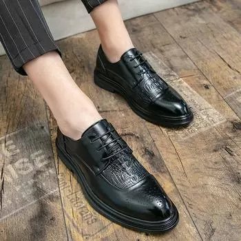 Men s shoes foreign trade new casual leather shoes fashion hairstylist pointed leather shoes trend British style engraved leather shoes 38